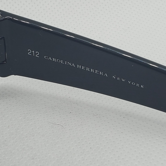 CAROLINA HERRERA 212 CH-212-2159S CA009 -Women sunglasses- Vintage - Picture 5 of 9